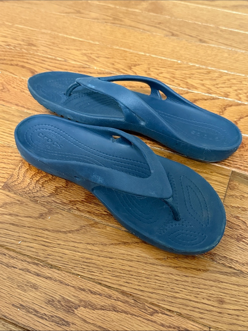 Women's size 8 Crocs Women's Kadee II Flip Flops